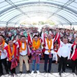 คล้องพวงมาลัยหม่ำ-แหนม ต้อนรับ 'ยศชนัน' อ้อนขอเสียง เพื่อไทย ชัยภูมิ 7 เขต ให้ถล่มทลาย