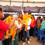 คล้องพวงมาลัยหม่ำ-แหนม ต้อนรับ 'ยศชนัน' อ้อนขอเสียง เพื่อไทย ชัยภูมิ 7 เขต ให้ถล่มทลาย