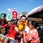 คล้องพวงมาลัยหม่ำ-แหนม ต้อนรับ 'ยศชนัน' อ้อนขอเสียง เพื่อไทย ชัยภูมิ 7 เขต ให้ถล่มทลาย