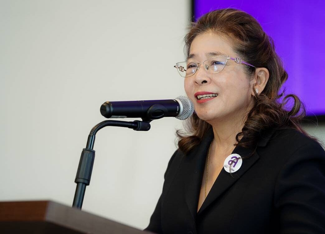 คุณหญิงสุดารัตน์ เกยุราพันธุ์ หัวหน้าพรรคไทยสร้างไทย
