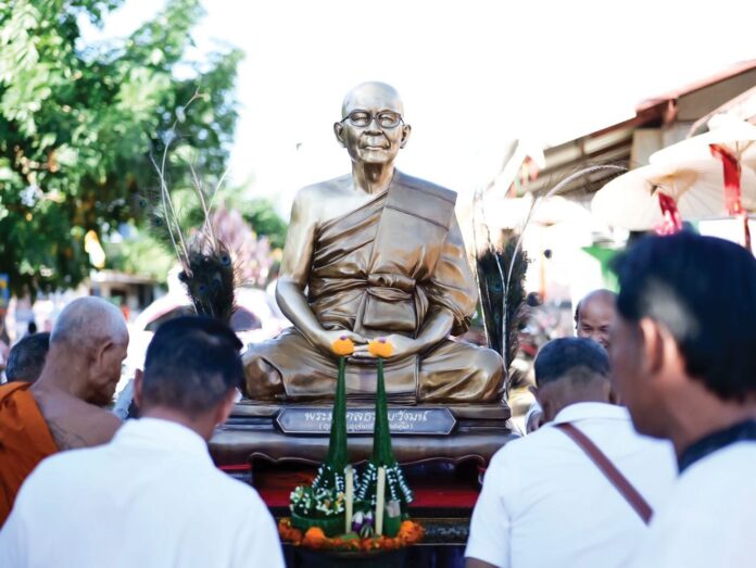 เมื่อเร็วๆ นี้ นางโชติกา อัครกิจโสภากุล รองปลัดกระทรวงวัฒนธรรม พร้อมด้วยนางพนารัตน์ คนขยัน วัฒนธรรมจังหวัดอุบลราชธานี รับส่งมอบหนังสือผูกใบลานลำมหาชาติ จารด้วยอักษรธรรมอีสาน สำนวนเทศน์พื้นเมืองอุบลราชธานี
