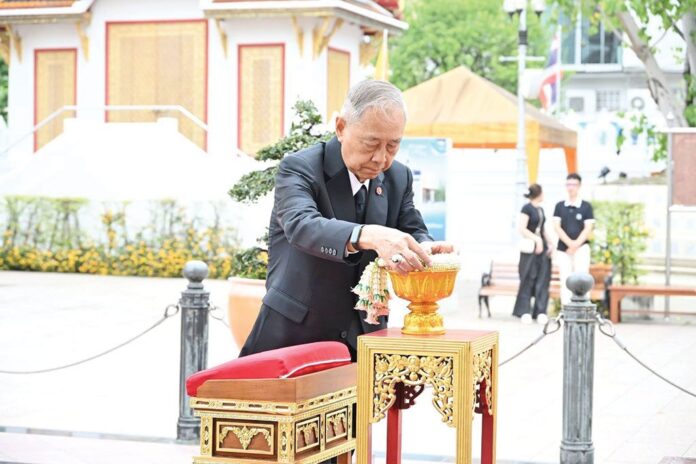ข่าวสดพระเครื่อง - มท.บำเพ็ญกุศลถวายอดีตปธ. มูลนิธิร่วมจิตต์น้อมเกล้าฯ
