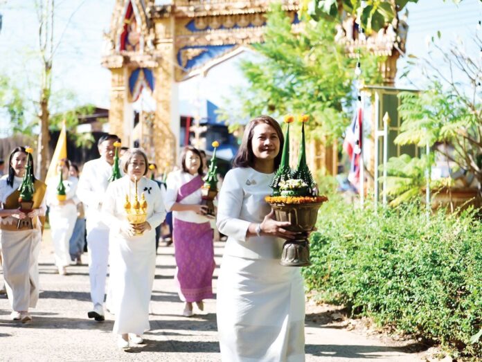 เมื่อเร็วๆ นี้ นางโชติกา อัครกิจโสภากุล รองปลัดกระทรวงวัฒนธรรม พร้อมด้วยนางพนารัตน์ คนขยัน วัฒนธรรมจังหวัดอุบลราชธานี รับส่งมอบหนังสือผูกใบลานลำมหาชาติ จารด้วยอักษรธรรมอีสาน สำนวนเทศน์พื้นเมืองอุบลราชธานี