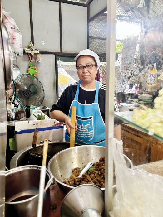 ก๋วยเตี๋ยวเนื้อตลาดชลประทาน เต้าหู้ยี้ฉ่ำ-เอ็นแก้วเปื่อยนุ่ม