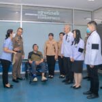 ผบช.น.- รรท.แพทย์ใหญ่ ร่วมตรวจเยี่ยม ตำรวจเจ็บป่วย โครงการ เหลียวหลังแลหน้า