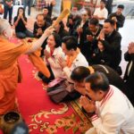 ยศชนัน ไหว้ 'หลวงพ่อพระใส' เจ้าอาวาสอวยพร ขอให้โชคดี วอนขอ สส.พท. 3 เขต เหมายกจังหวัด
