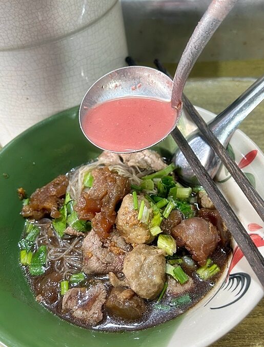 ก๋วยเตี๋ยวเนื้อตลาดชลประทาน เต้าหู้ยี้ฉ่ำ-เอ็นแก้วเปื่อยนุ่ม