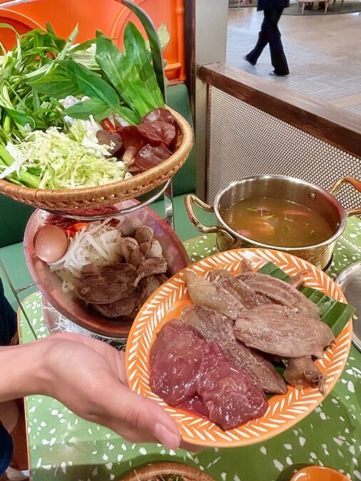 สเลญวน ร้านอีสาน-เวียดนามรสแซ่บ หอมน้ำปลาร้าข้นนัวคั่กๆ 