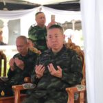 เสธทบ.-เลขา กอ.รมน. มอบ ประกาศเกียรติคุณ-ป้ายหินปักหลุมศพ ร.ต.มุสตากีม-อส.อัสรี