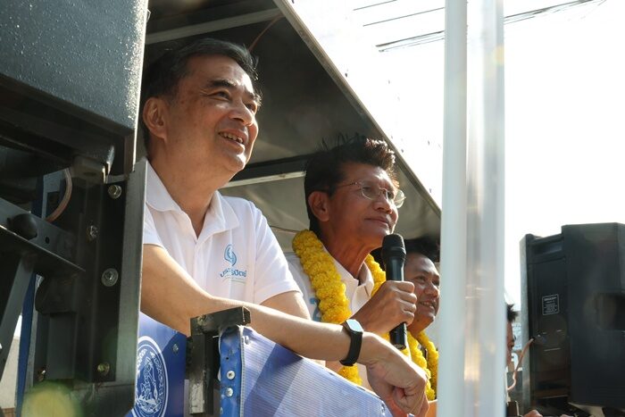 อภิสิทธิ์ ปลุกจันทบุรี ฝ่าด่านกระสุนสีเทา เลือกปชป.เป็นรัฐบาล เศรษฐกิจในอีอีซีดีขึ้น