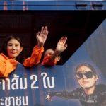 เท้ง ควง ธนาธร ปล่อยคาราวาน ลูกน้ำเค็ม โชว์กิมมิก 'เม็ดยาสีส้ม' ท้าชน 'หนู-แป้ง'