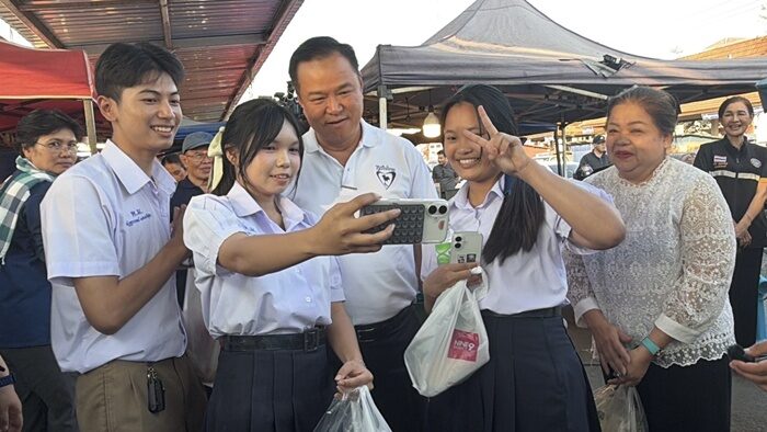 อนุทิน ภูมิใจไทย เลขรถป้ายแดง