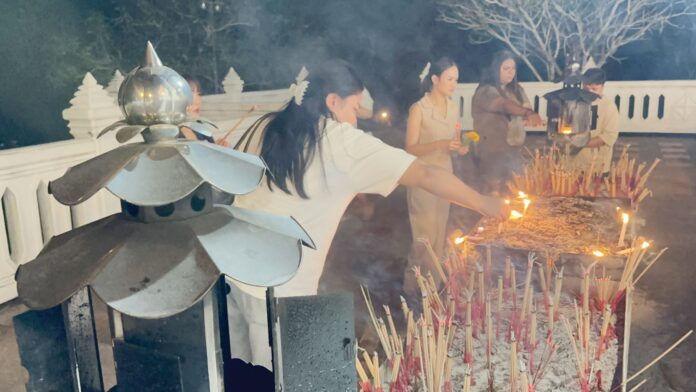 เที่ยววัดวันหยุด