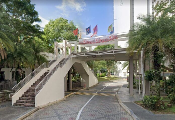 สะพานลอยสิงคโปร์ เจอทัวร์ลงไร้ประโยชน์ - เปลืองงบ ก่อนแจง 