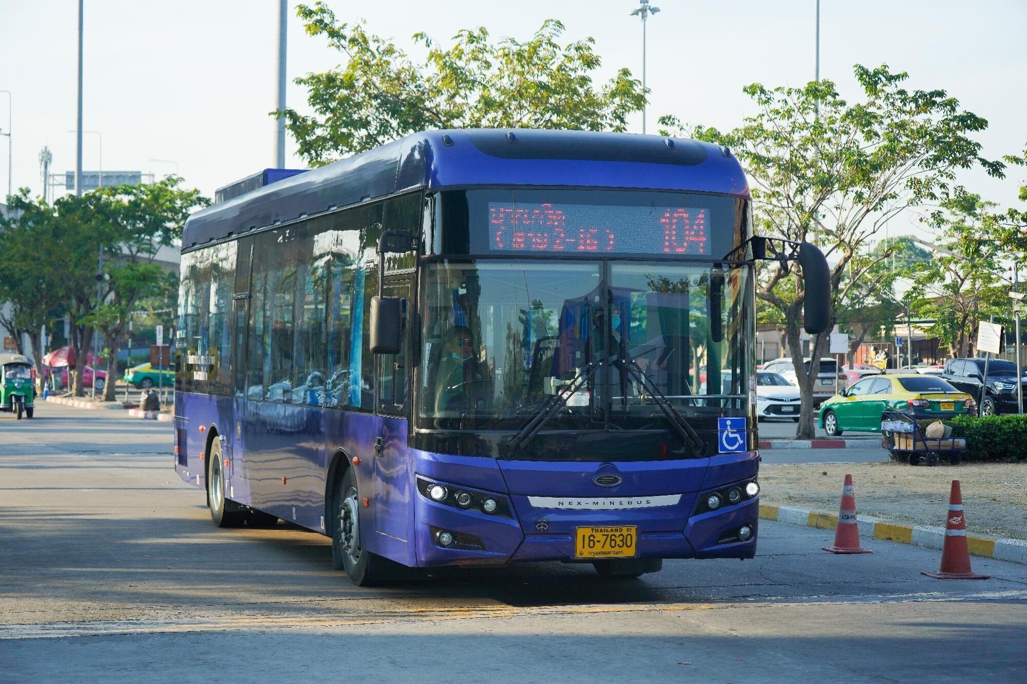 .ไทย สมายล์ บัส ร่วมมือ บริษัท ขนส่ง จำกัด (บขส.) จัดจุดจอดรับ-ส่ง รถเมล์พลังงานไฟฟ้า ภายในบริเวณสถานีขนส่งจตุจักร (หมอชิต2) เริ่มแล้ววันนี้.