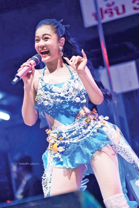 จับกระแสลูกทุ่ง - 10ปี‘ไหทองคำ’สุดปัง! เน้นมาตรฐาน-ภาพลักษณ์