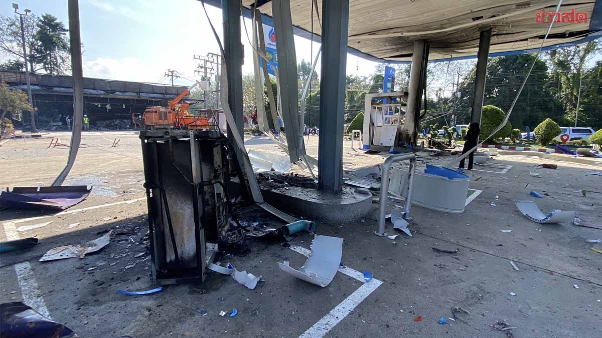 .เร่งไล่ล่า วางระเบิดปั๊มน้ำมัน ชายแดนใต้ คาดคนร้ายบางส่วนหนีเข้าประเทศเพื่อนบ้าน
.