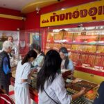 ราคาทองคำ ทะลุ 8 หมื่น ชาวบ้านแห่นำทองรูปพรรณ ขาย-จำนำ ร้านทองเร่งสำรองเงิน 8 หลัก
