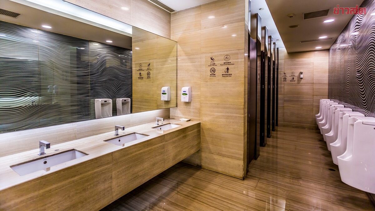 Shocking Incident: Woman Warns of Disturbing Sounds in Gas Station Restroom