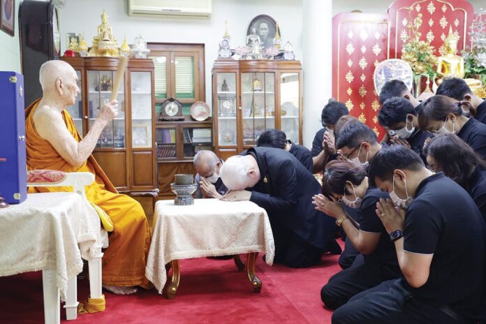 รายงานพิเศษ - ศิลปากรเฝ้า-ถวายพระโกศทรงพระอัฐิ สมเด็จพระมหาสมณเจ้า กรมพระชินวรฯ