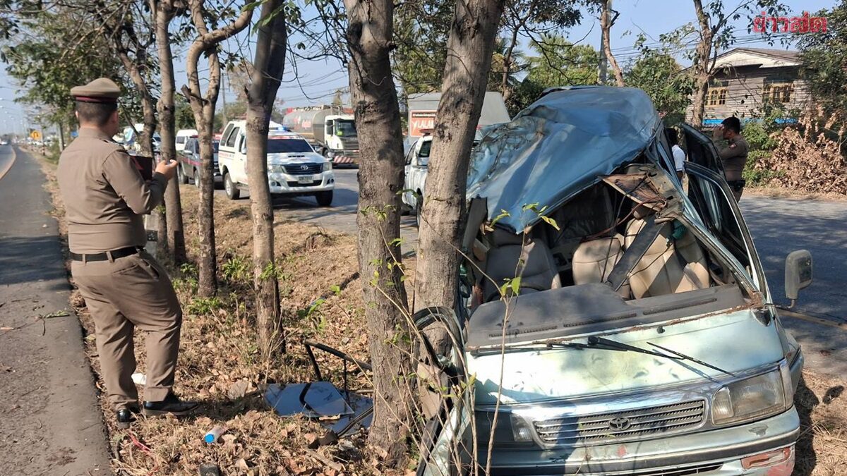 Van Carrying Monks Crashes on Way to Bangkok, 5 Injured