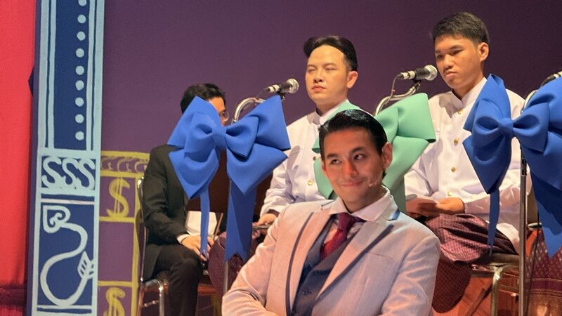 ละครอักษรฯ