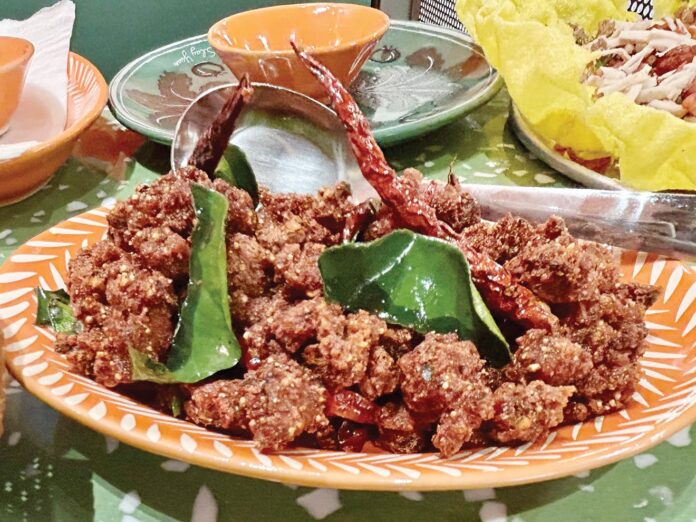 สเลญวน ร้านอีสาน-เวียดนามรสแซ่บ หอมน้ำปลาร้าข้นนัวคั่กๆ 