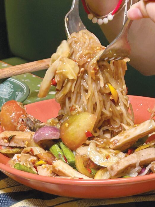 สเลญวน ร้านอีสาน-เวียดนามรสแซ่บ หอมน้ำปลาร้าข้นนัวคั่กๆ 