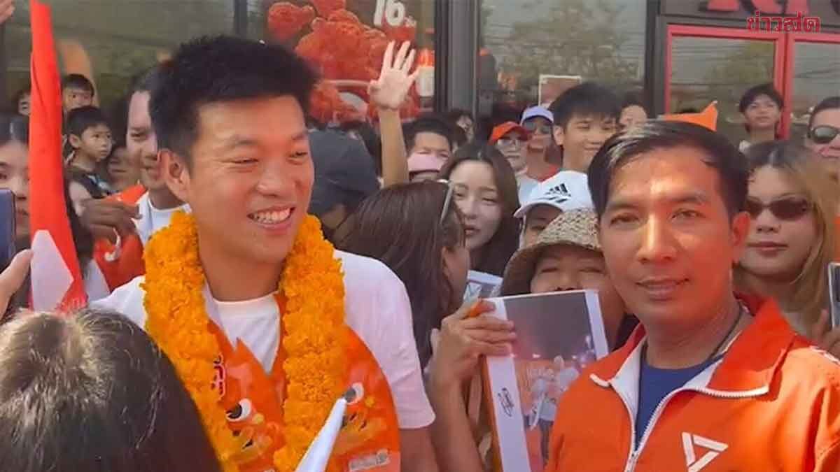 Tang Launches Final Campaign Push, Supporters Shower Him with Fresh Oranges and Orange Coffee