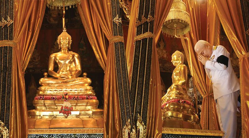Live from the Temple - Joyful Ceremony as Princess Maha Chakri Sirindhorn Adorns the Buddha Sihing with Golden Radiance