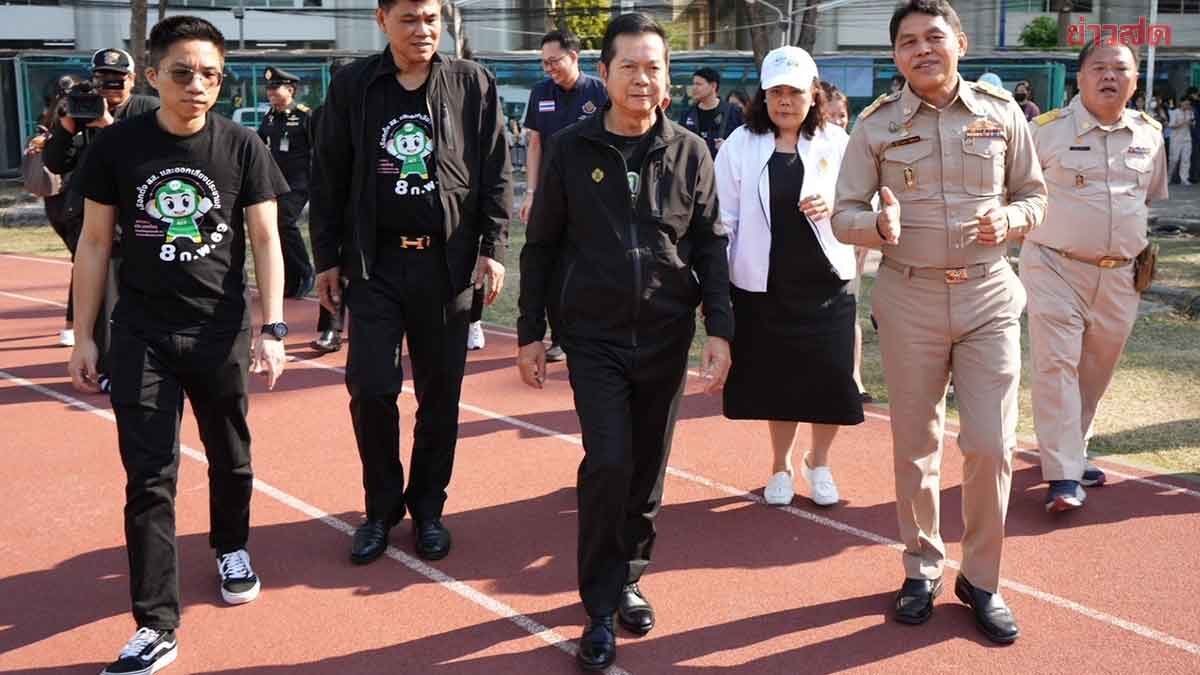 Election Commission Chair Monitors Early Voting in Bangkok, Emphasizes Proper Procedure
