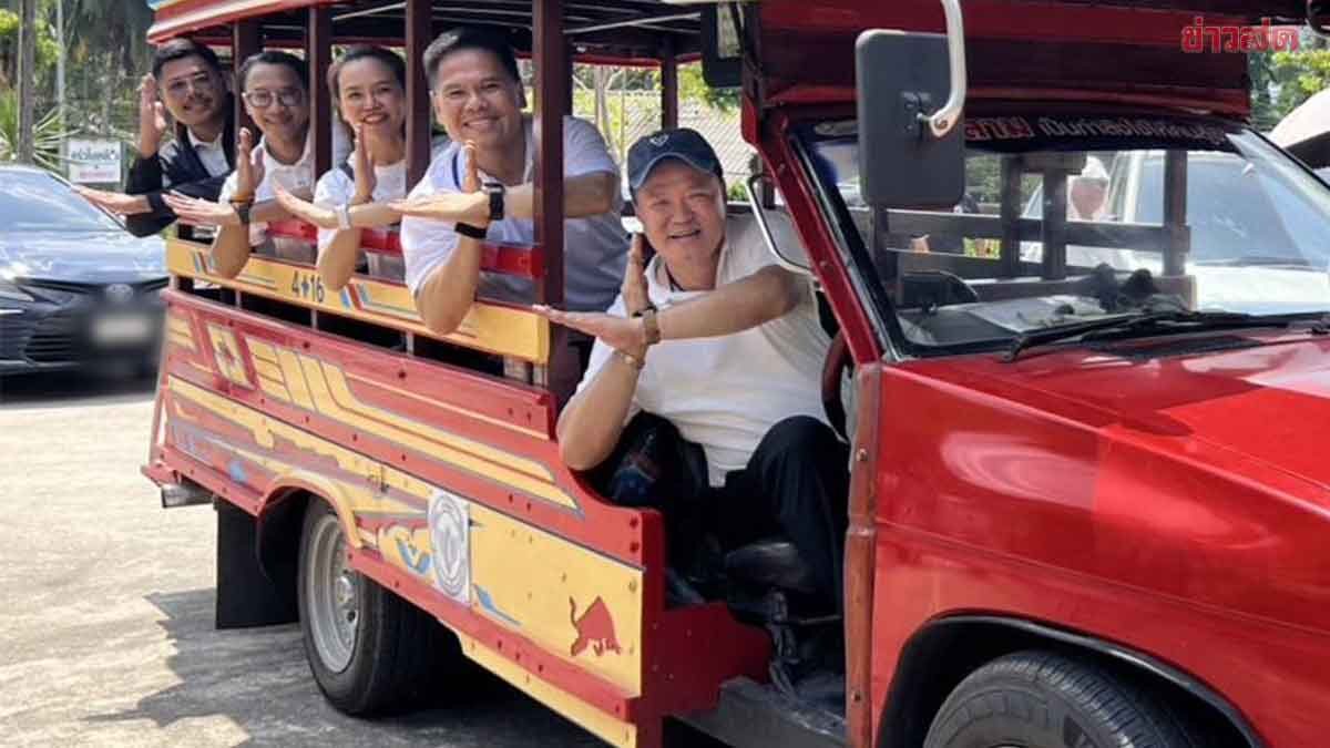 Anuthon Drives Wooden Bus to Thank Ranong Residents for Electoral Trust