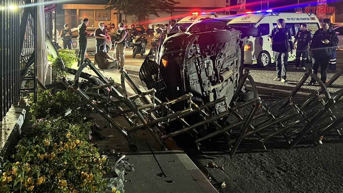 Female Driver Loses Control, Crashes into Government Lottery Wall, Severely Injured