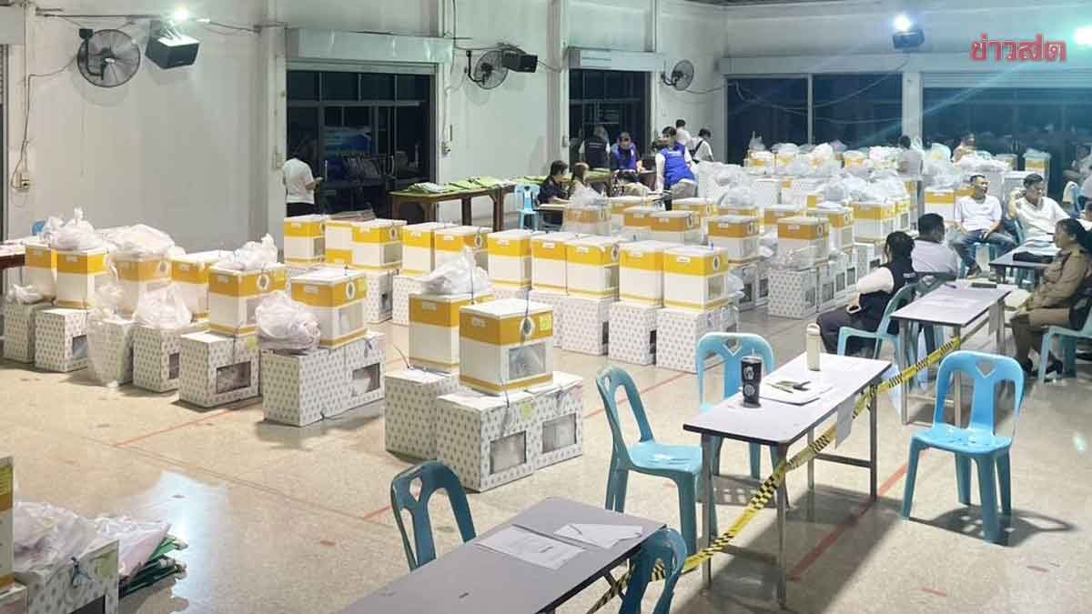 Election Commission of Phichit Discovers Ballot Irregularities, Finds Polling Station Chairman Admitting to Misconduct