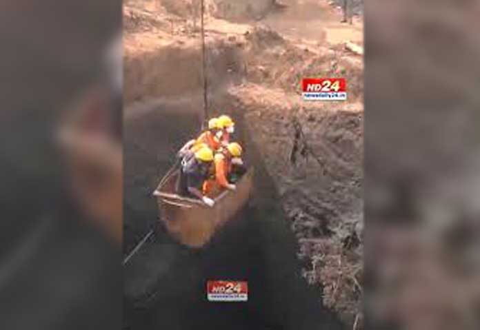 ปฏิบัติการกู้ภัยกำลังดำเนินอยู่ โดยทีม NDRF เดินทางมาถึงที่เกิดเหตุเพื่อช่วยเหลือคนงานเหมืองที่ติดอยู่ภายใน หลังเกิดเหตุระเบิดในเหมืองถ่านหินเถื่อนแบบรูหนู เมื่อวันที่ 5 กุมภาพันธ์ 2569 ซึ่งส่งผลให้มีผู้เสียชีวิต 18 คน ในเขตอีสต์ไจน์เทียฮิลส์