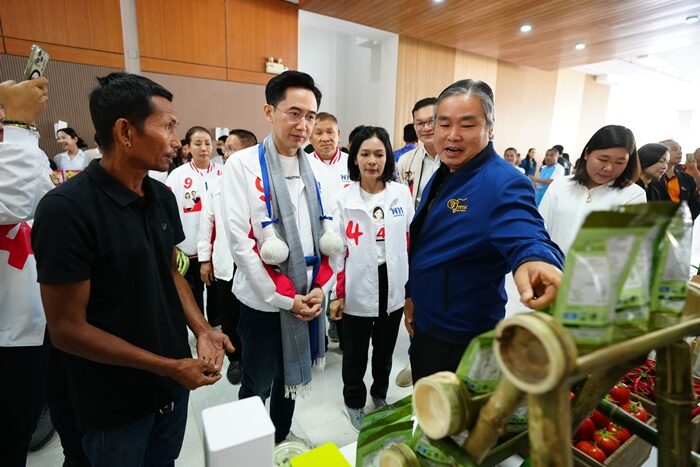 ยศชนัน เพื่อไทย