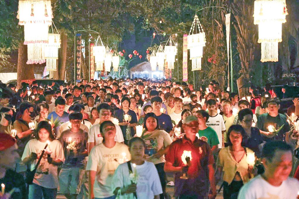 สดจากหน้าพระ