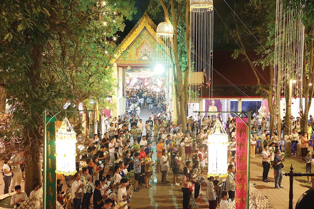 สดจากหน้าพระ