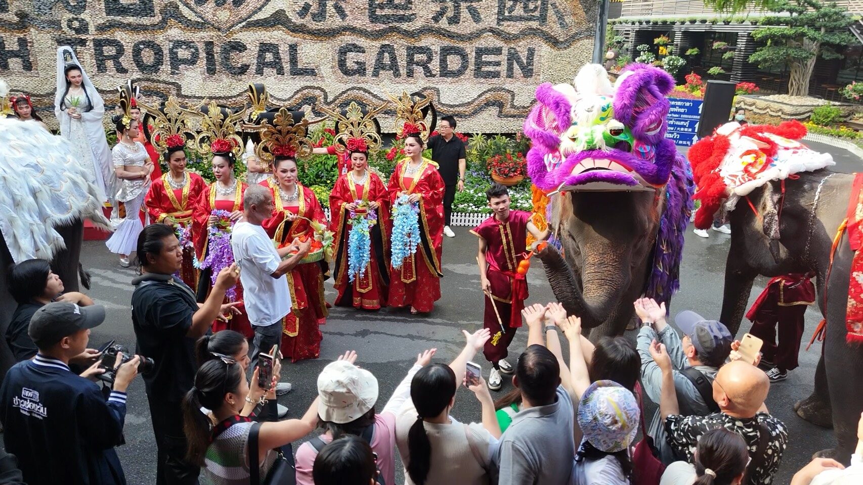 Nong Nooch Pattaya Hosts Spectacular Elephant and Lion Dance Parade for Chinese New Year 2024
