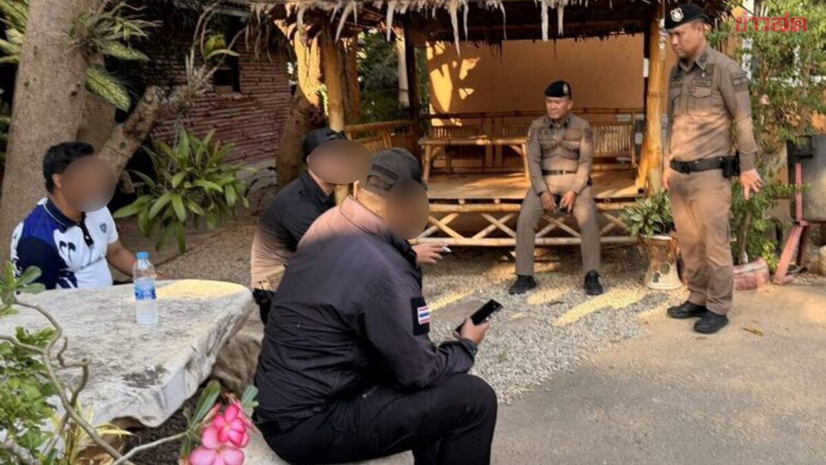 Black-Clad Group Driving Around Election District 5 in Kanchanaburi Told to Leave by Police