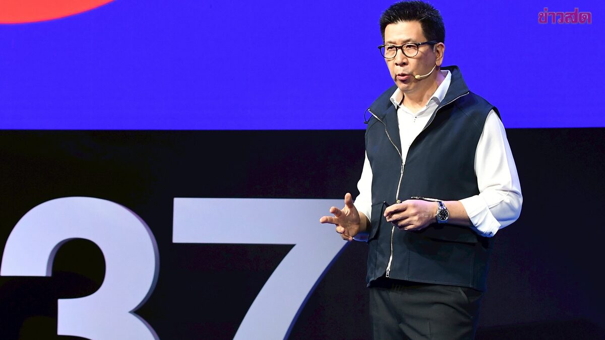 Ekanit Reveals Why He Left a Promising Government Career: To Help the Nation Overcome Crisis