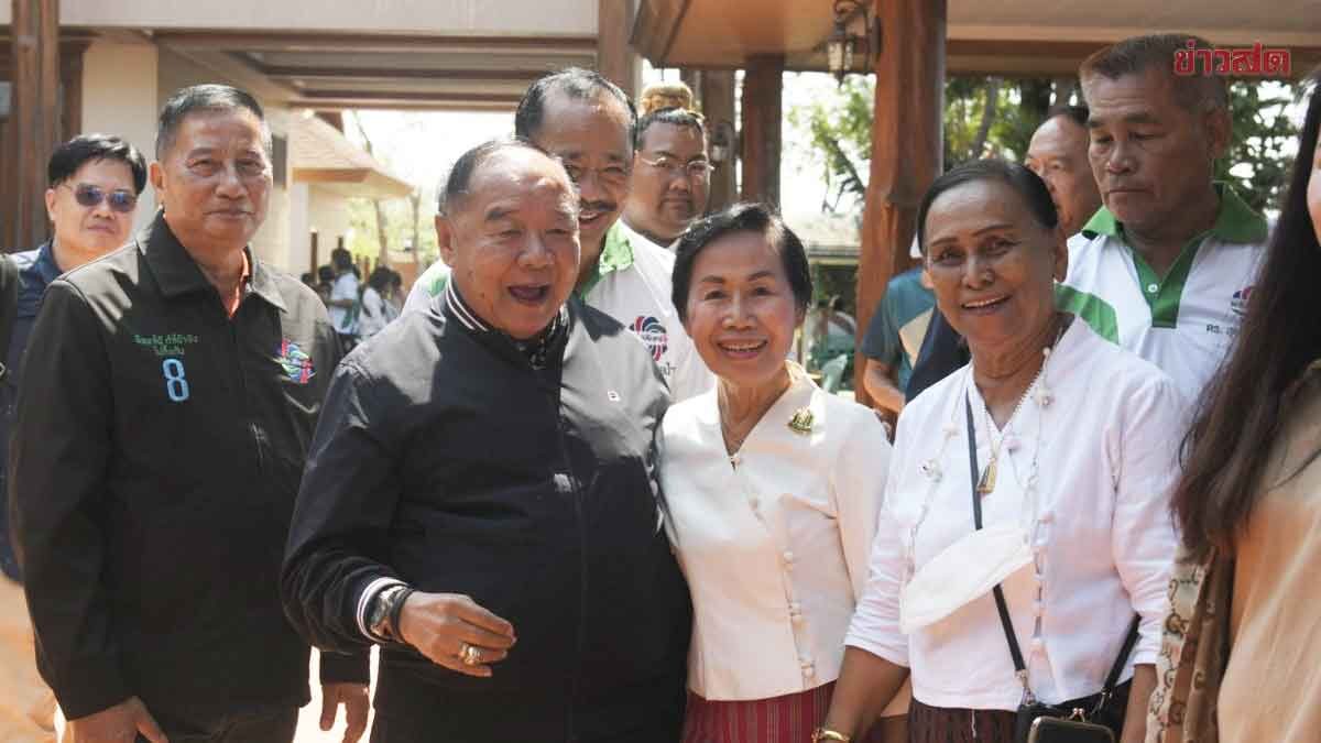 Big Pom Returns to Lopburi Hometown, Leads Suchart in Pre-Election Blessings