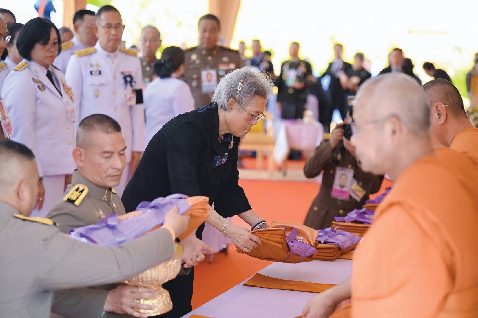 สดจากหน้าพระ