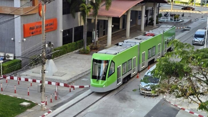 First Domestically Built Light Rail Tram Begins Test Runs in Khon Kaen