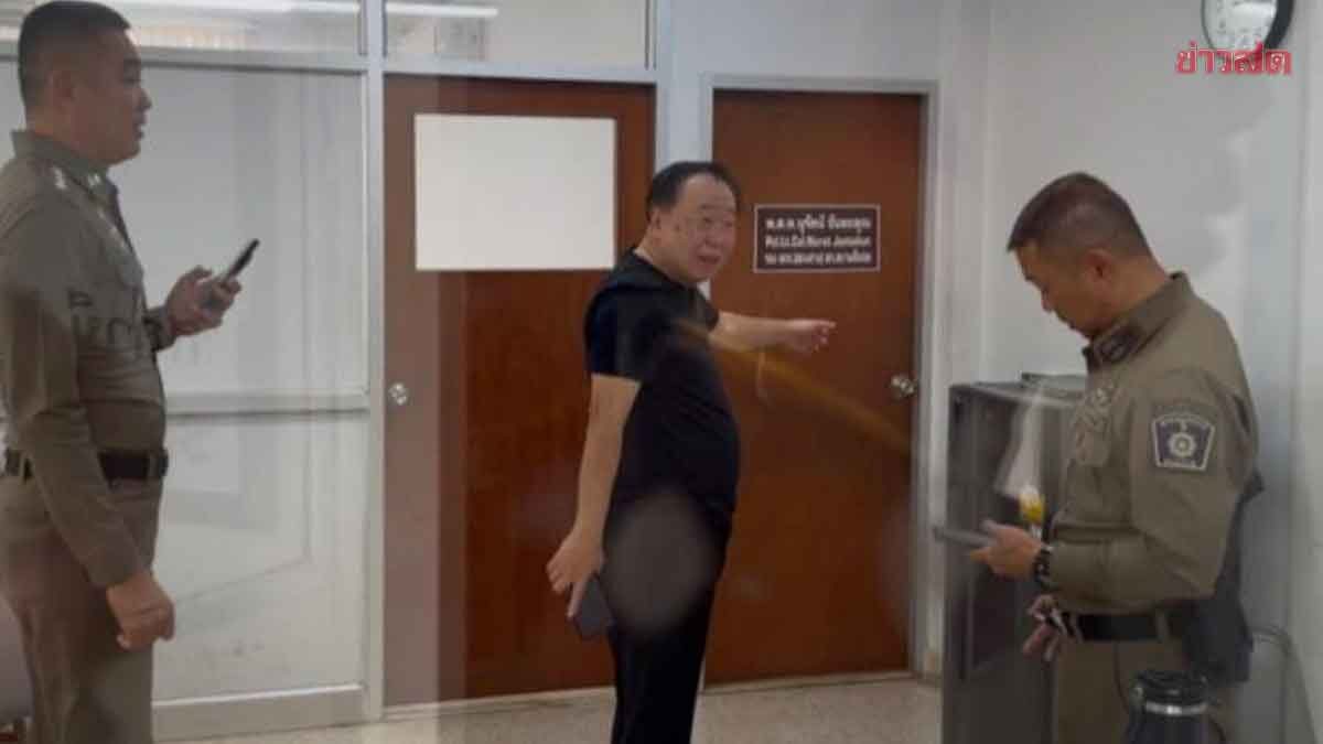 Suchart Rushes to Sanam Chai Kat Police Station After Evidence of Vote Buying Emerges