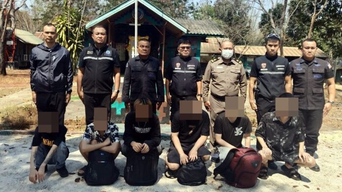 กองทัพเรือ รวบ 6 จีนเทา 