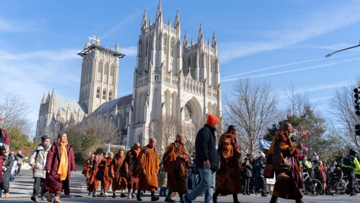 Buddhist Monks Complete 15-Week Peace Walk in Washington, DC