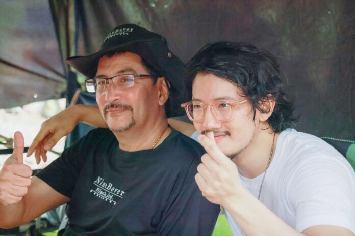 เบื้องหลังมายา
