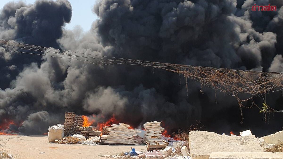 Factory Workers Flee in Panic as Loud Explosion Triggers Foam Factory Fire