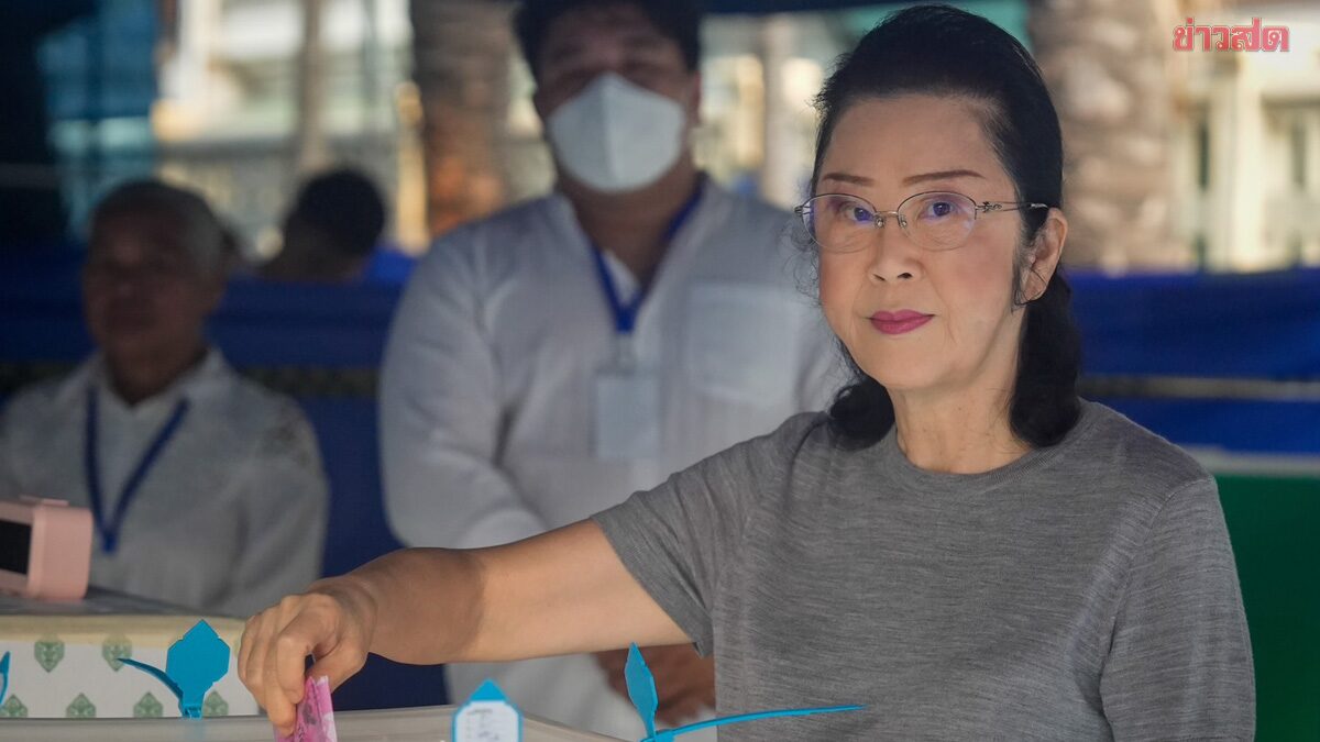 Yaovapha, Mother of Yos Chanan, Casts First Vote at Polling Unit 54